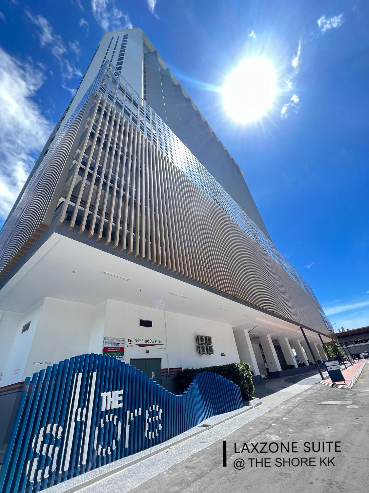 The Shore Cbd Kota Kinabalu By Laxzone Suite Экстерьер фото